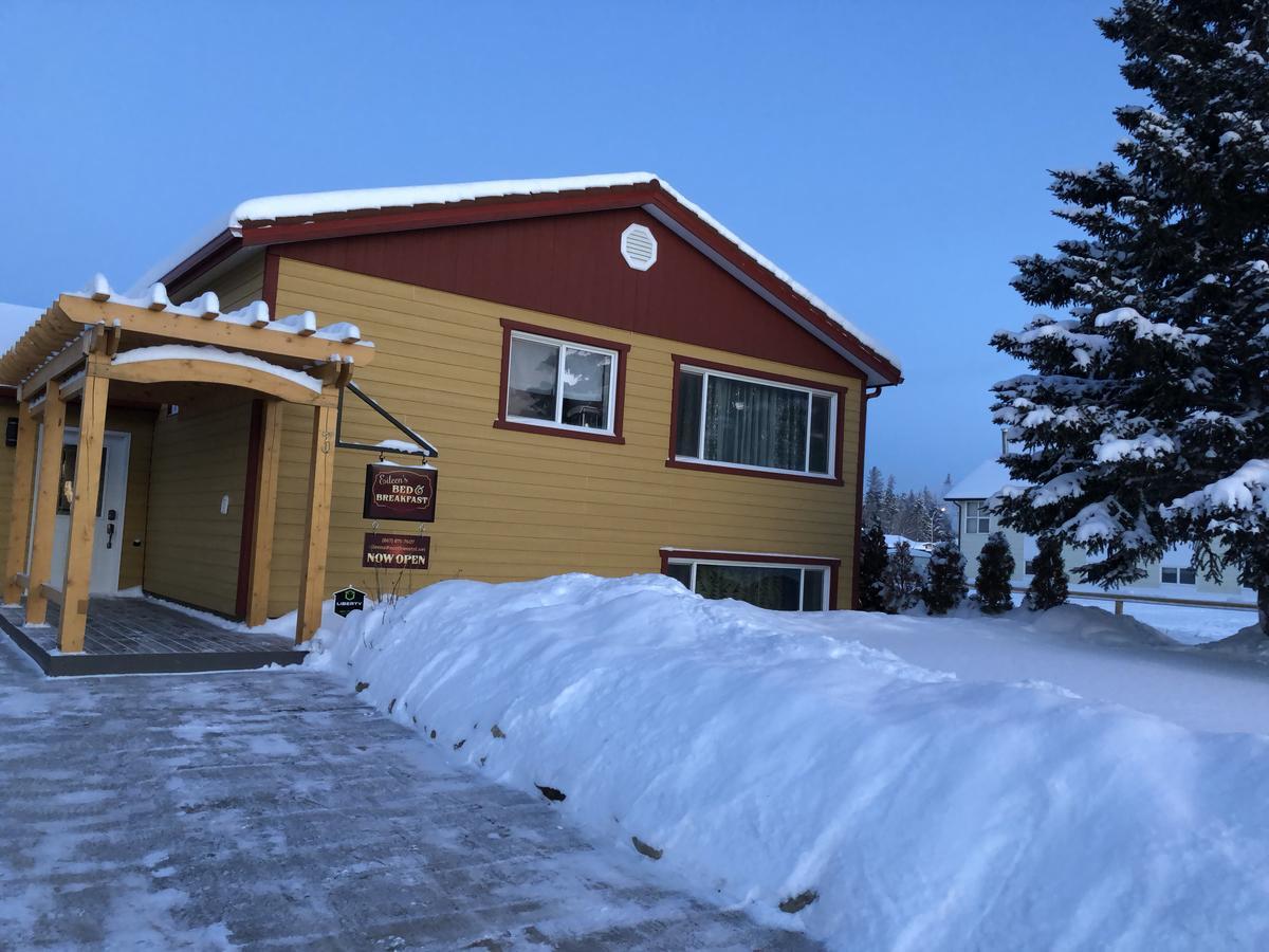 Eileen'S Bed & Breakfast/Guest House Hay River Exterior photo
